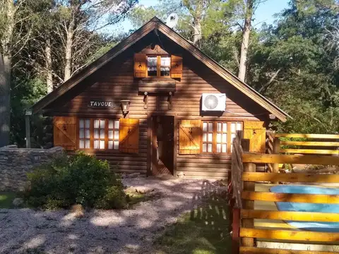 Cabaña En Venta Villa Ventana, 2 Dormitorios Amplio Jardin Con Pileta Apta Para Ampliar, Se Puede Construir Hasta 2 Cabañas Mas O Convertirlo En Tu Refugio Personal.