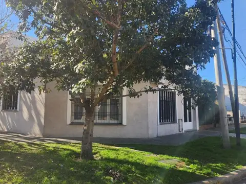Casa en venta 4 ambientes en Martinez
