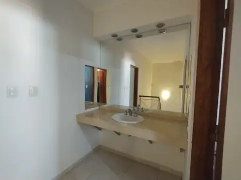 Departamento en Alquiler con 1 cocheras