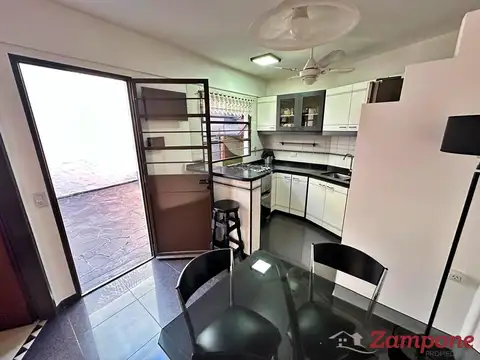 Casa en Alquiler con 2 cocheras