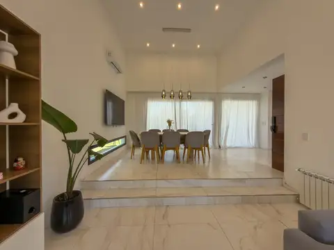 CASA EN EN VENTA FINCAS DE DUGGAN PARQUE PILETA