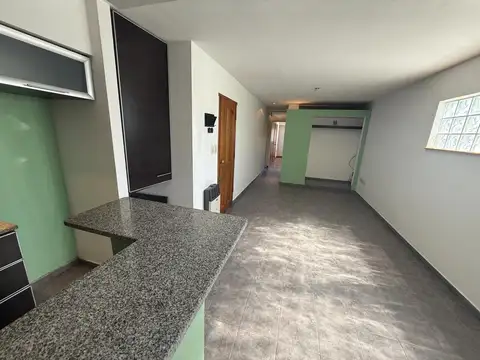 Hermoso , cómodo y funcional semipiso , con cochera semicubi