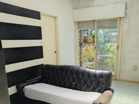 Depto Tipo Casa 3 ambientes con 2 baños