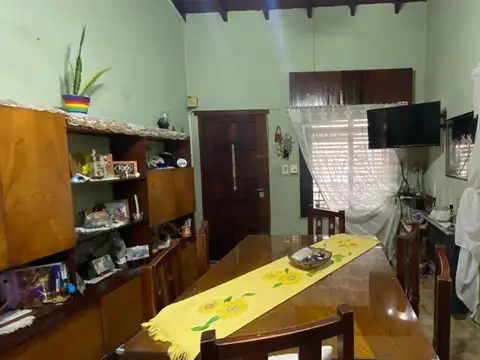 Depto Tipo Casa 4 ambientes con 2 baños