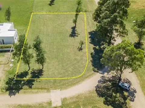 En esquina con frente a los lagos, 1353 M² Parque del...