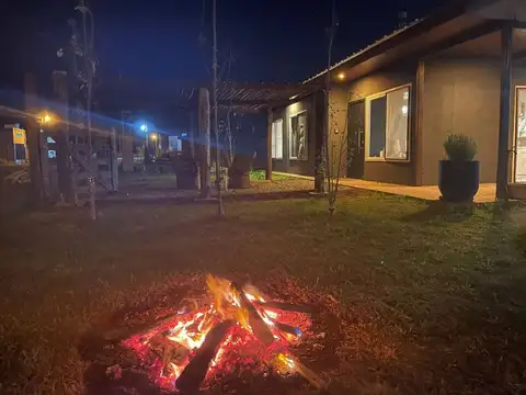 Casa en Venta con 3 cocheras