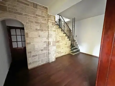 Depto Tipo Casa 4 ambientes con 2 baños