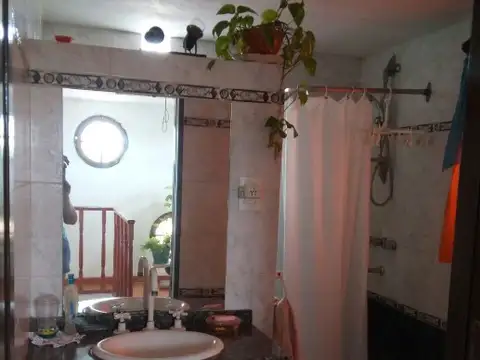 CASA EN VENTA - OPORTUNIDAD 