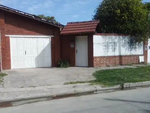 CASA EN VENTA - OPORTUNIDAD 