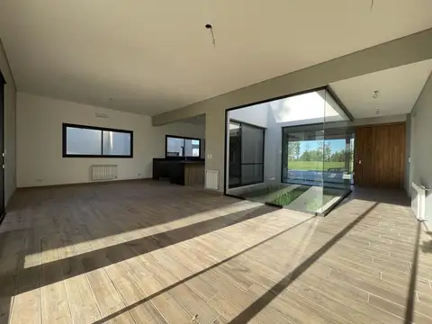 Casa  en venta de 3 dormitorios en La Rinconada, Ibarlucea a estrenar 