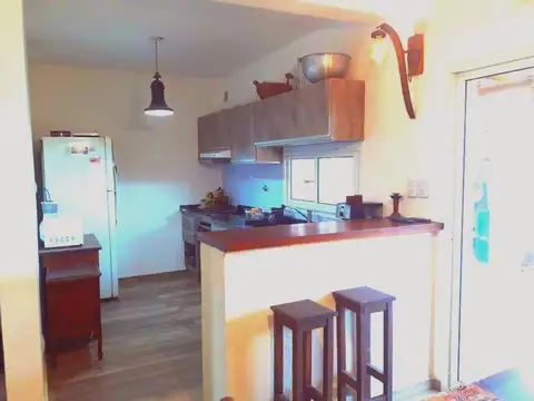 Casa 6 ambientes con 1 baño