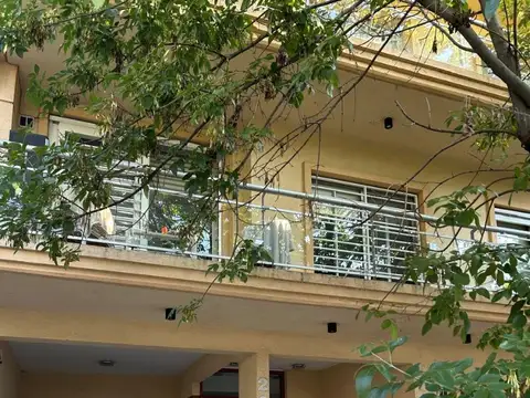 EXCELENTE 3 AMB CON COCHERA Y TERRAZA PROPIA *R266*