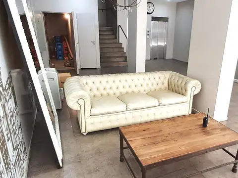 Moderna Oficina/Estudio en  EXCELENTE UBICACION