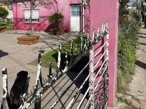 Casa 3 ambientes con 1 baño