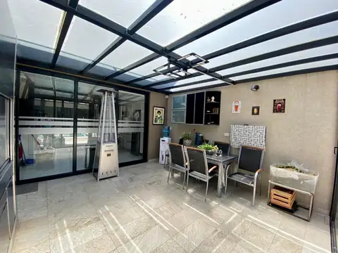 Casa 5 ambientes con 4 baños