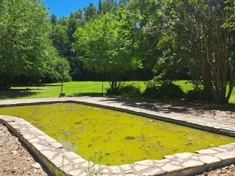 Casaquinta estilo alpina sobre lote de 3289 m2