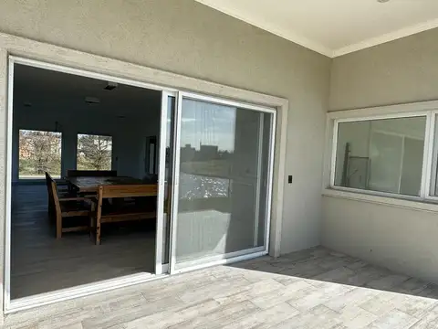 Casa en Venta con Vista al Río - El Cazal