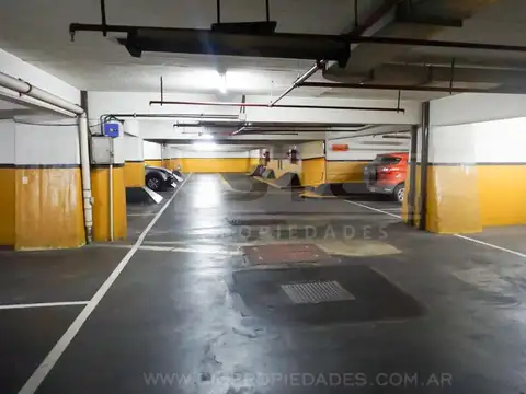 Marcelo T. Alvear al 1300 entre Uruguay y Talcahuano