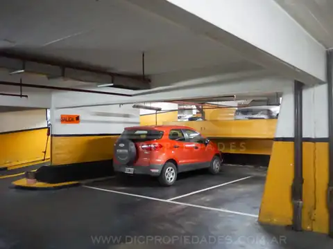 Marcelo T. Alvear al 1300 entre Uruguay y Talcahuano