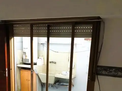 Departamento dos ambientes, PB con patio a 3 cuadras estación Chilavert