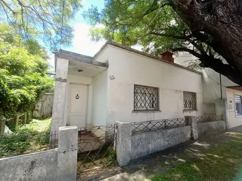 VENTA CASA 3 AMB CON PARQUE QUILMES