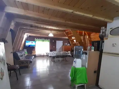 Casa 7 ambientes con 2 baños