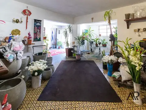 Casa en venta de 5 dormitorios c/ cochera en Tres Cruces