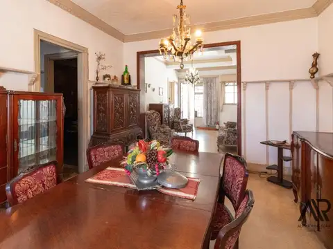 Casa en venta de 5 dormitorios c/ cochera en Tres Cruces