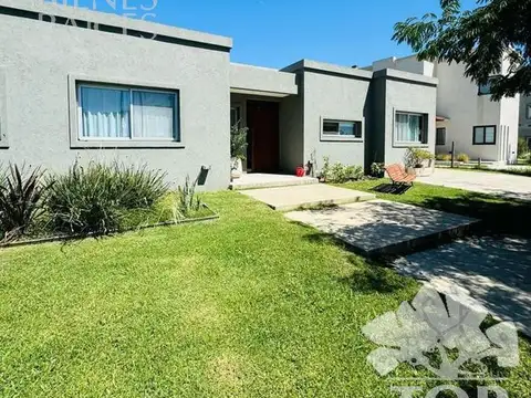 Casa  en Venta en El Cantón Islas, El Cantón, Escobar