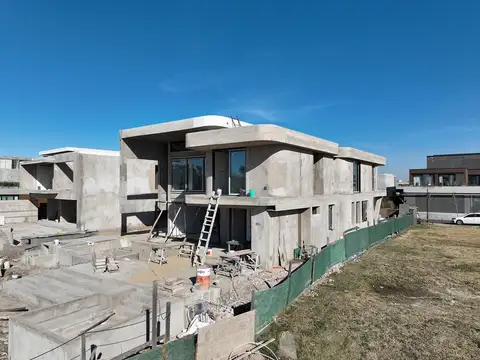 Casa en Alquiler de 5 dormitorios