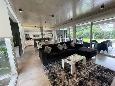 ¡Preciosa casa 4 ambientes AMOBLADA en ALTOS DE HUDSON 2!