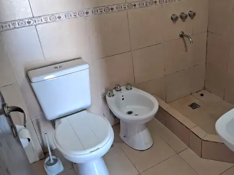 JUAN LARREA 300, Piso 2