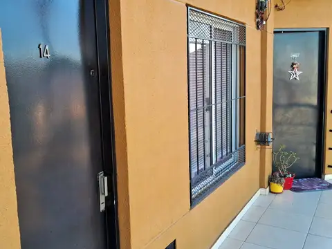 JUAN LARREA 300, Piso 2