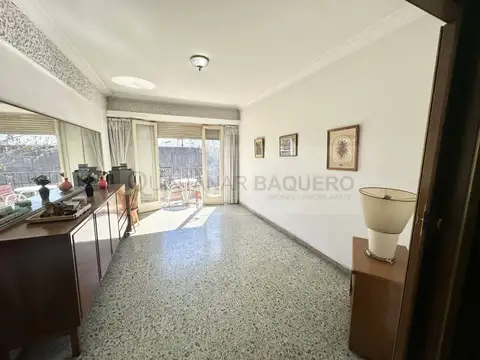 Ventana 3700, Piso 2