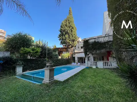 Casa 5 ambientes con 4 baños