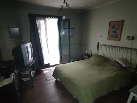 CASA 4 AMBIENTES ESTILO COLONIAL - BARRIO GROSELLAR - APTO CREDITO