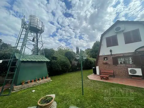 Casa en Venta con 3 cocheras