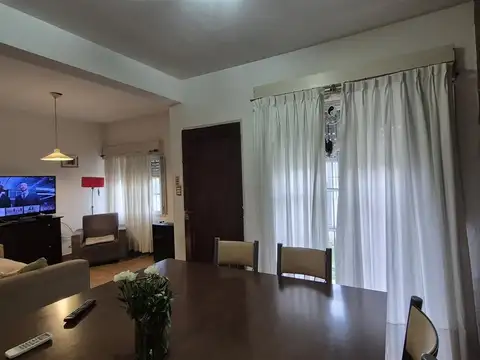 En venta PH 3 amb. frente c/ cochera, quincho y fondo.  Florida Oeste