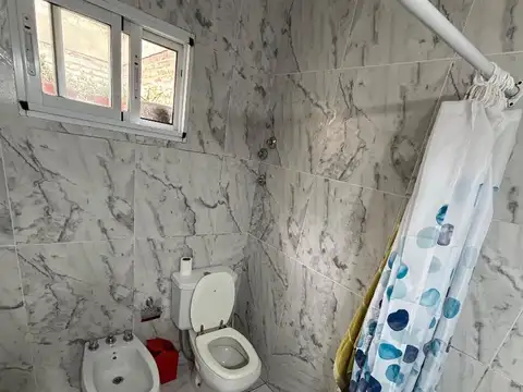 CASA EN VENTA CON DOS DORMITORIOS