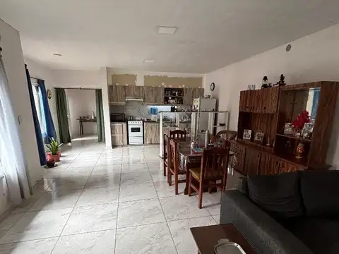 Casa 3 ambientes con 1 baño
