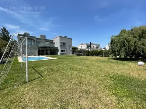 Casa en Venta en Haras Santa Maria, USD 390.000