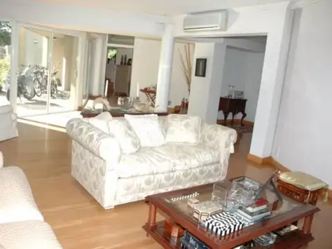Casa en Venta en Olivos Golf Club, USD 490.000