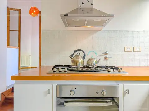 Casa 8 ambientes con 3 baños