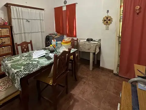 Casa 4 ambientes con 1 baño