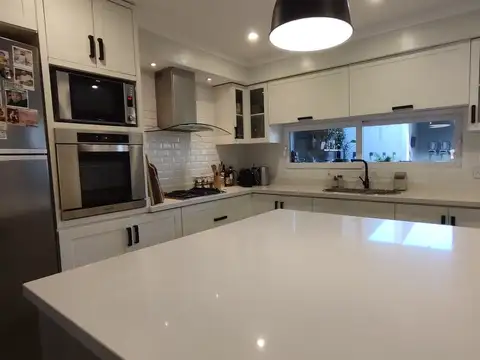 CASA 4 AMBIENTES VENTA LUIS GUILLON APTO CREDITO