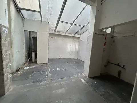 Local en Venta Via Púb.