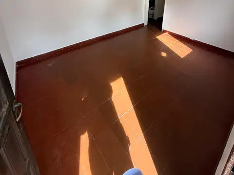 Departamento 5 ambientes con 1 baño