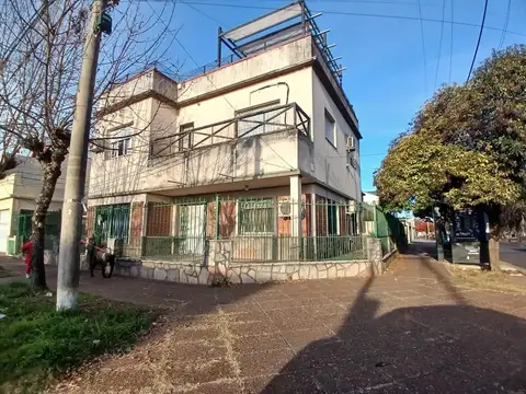Casa P.H 3 Ambientes en primer piso con terraza