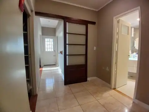Casa P.H 3 Ambientes en primer piso con terraza
