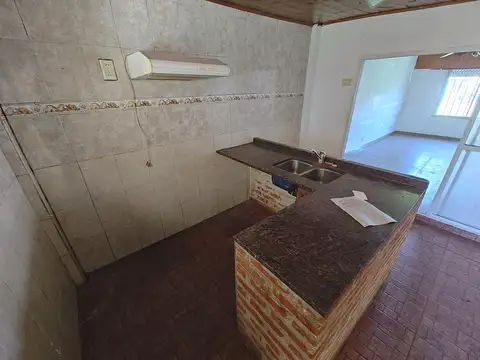 Casa 4 ambientes con 1 baño